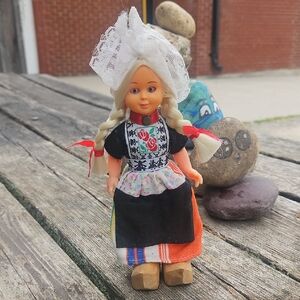 Traditional Doll Dutch. 1960.